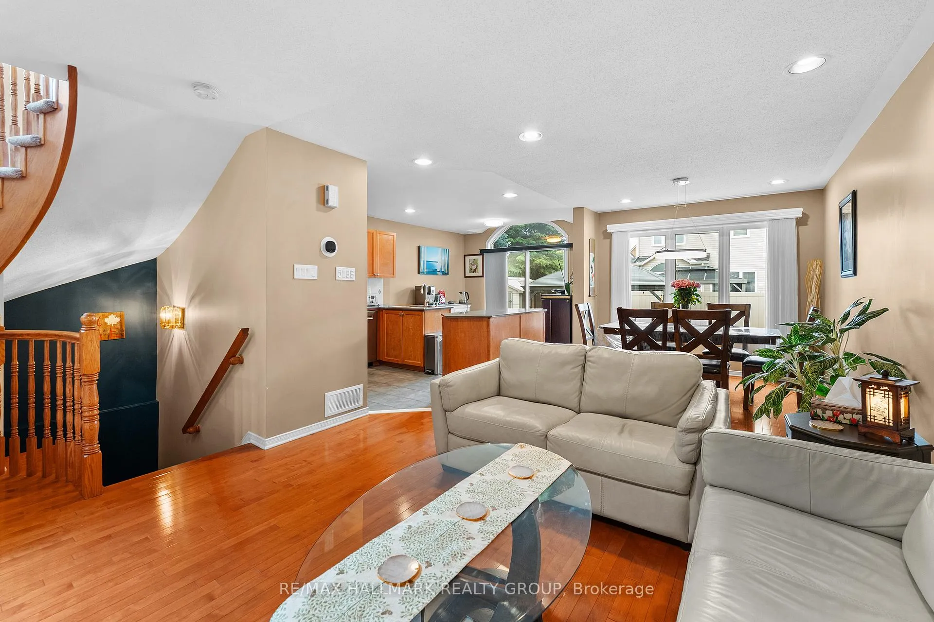 Photo 4 of 2250 Silverado Crescent, Ottawa, Avalon East — HOMEH