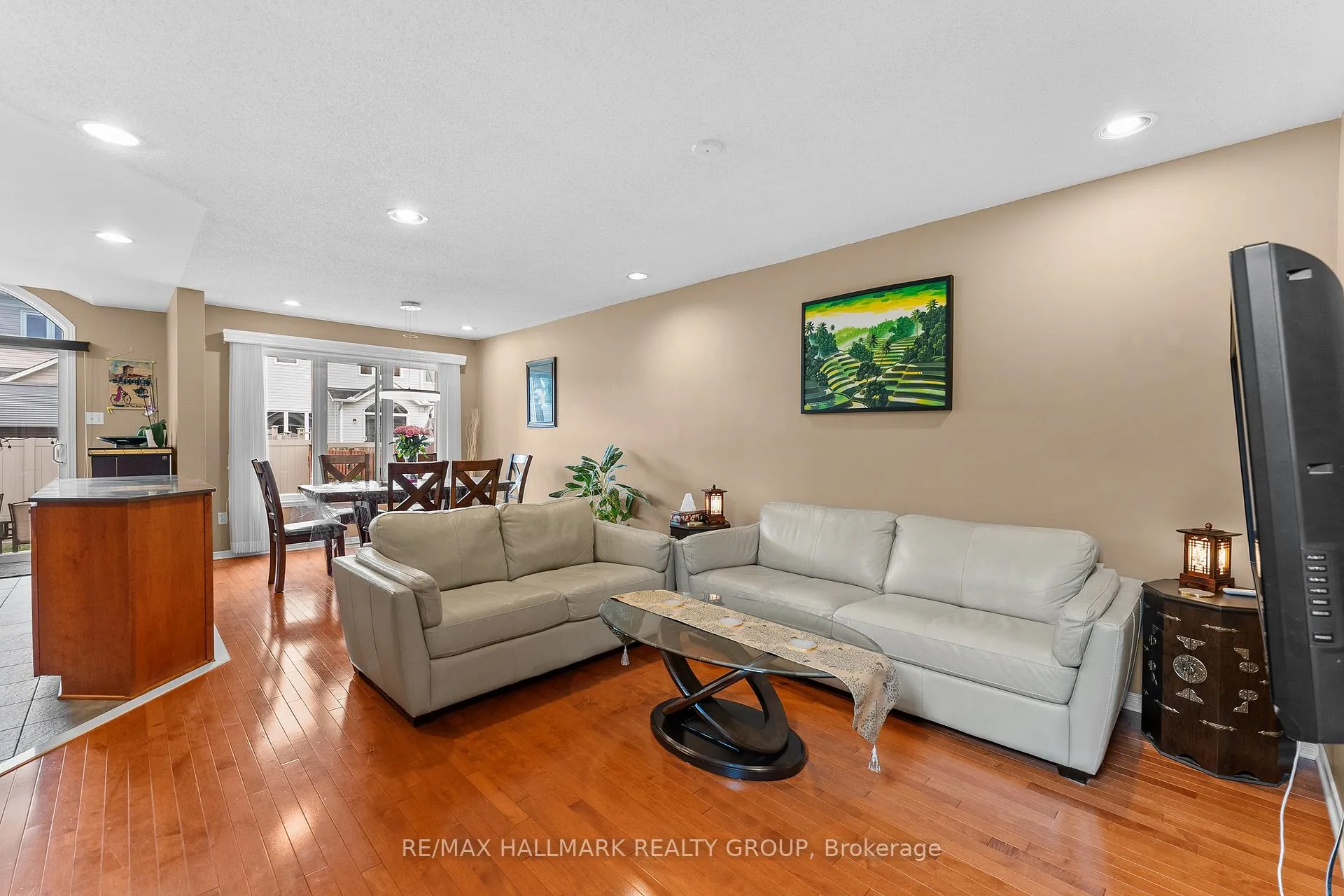 Photo 5 of 2250 Silverado Crescent, Ottawa, Avalon East — HOMEH