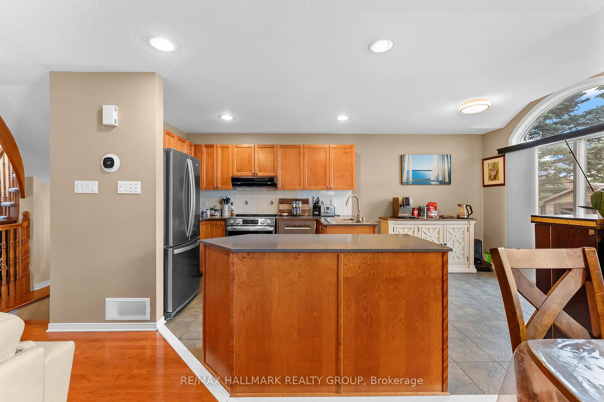 Photo 9 of 2250 Silverado Crescent, Ottawa, Avalon East — HOMEH