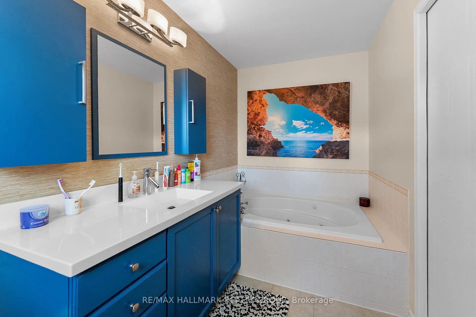 Photo 13 of 2250 Silverado Crescent, Ottawa, Avalon East — HOMEH