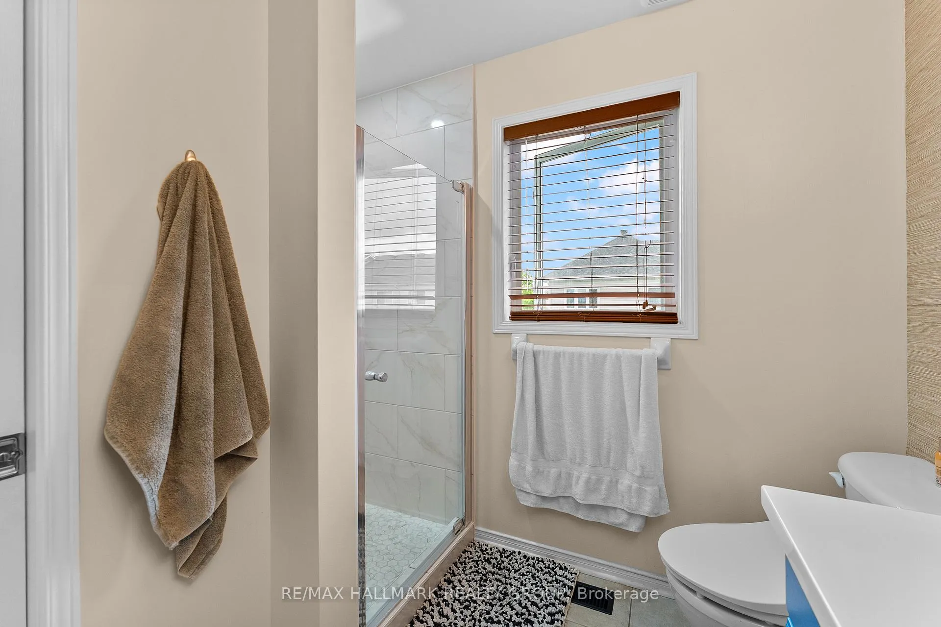 Photo 14 of 2250 Silverado Crescent, Ottawa, Avalon East — HOMEH
