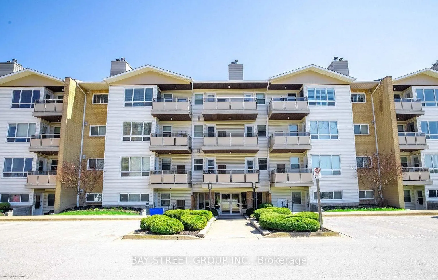 Photo 1 of Unit 213, 78 Roehampton Avenue, St. Catharines, Carlton/Bunting — HOMEH