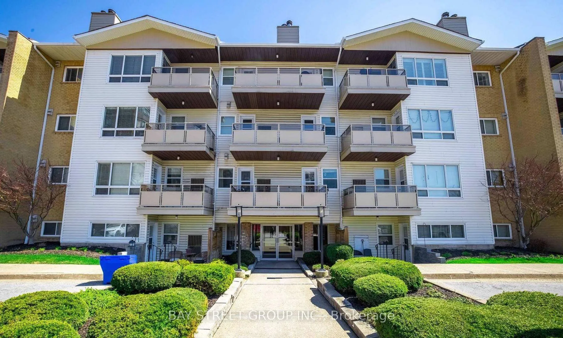 Photo 2 of Unit 213, 78 Roehampton Avenue, St. Catharines, Carlton/Bunting — HOMEH