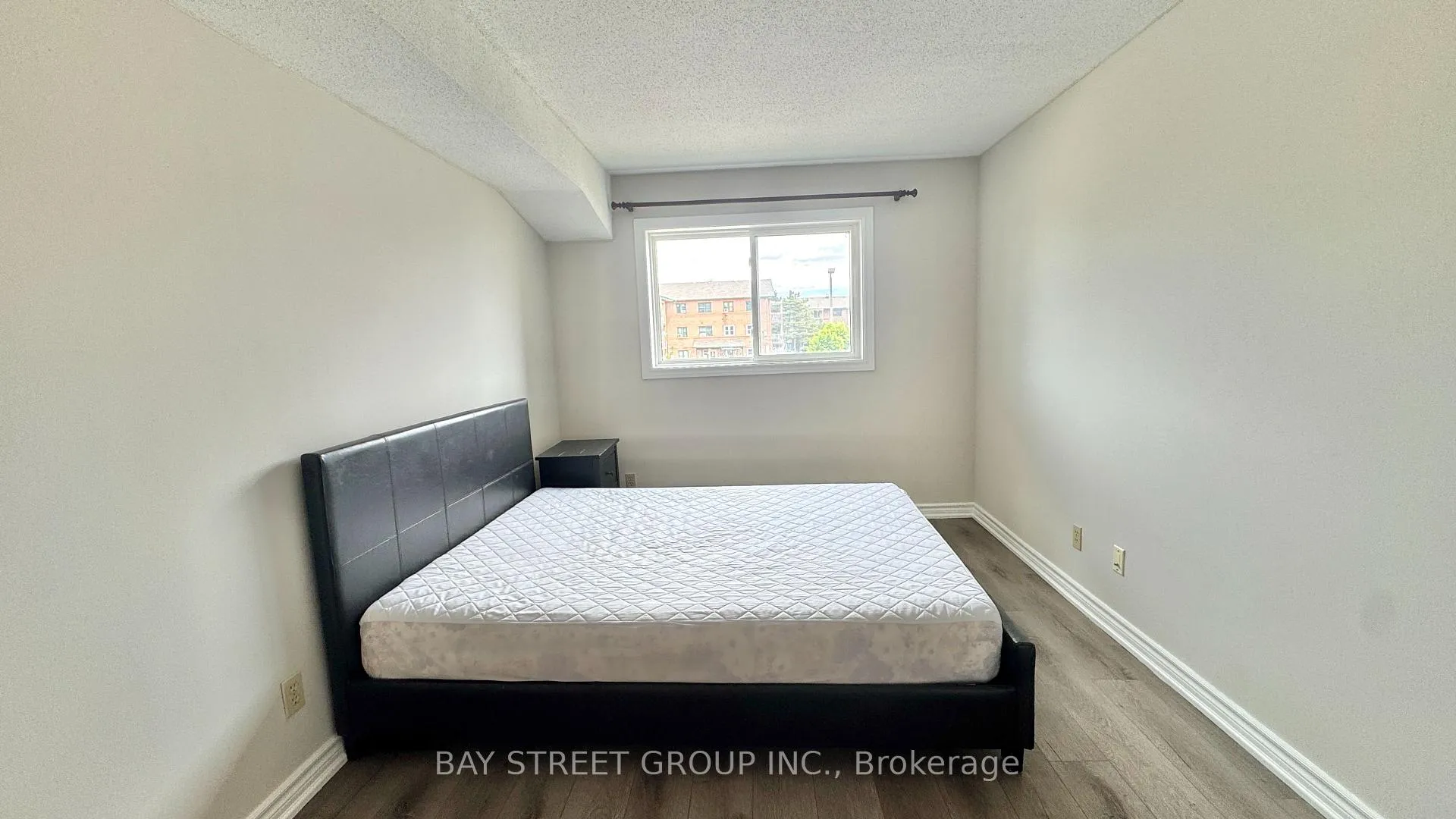 Photo 10 of Unit 213, 78 Roehampton Avenue, St. Catharines, Carlton/Bunting — HOMEH