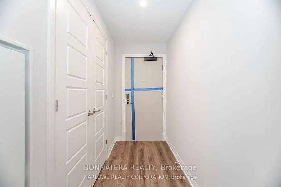 Photo 5 of Unit 907, 3006 William Cutmore Boulevard, Oakville, Joshua Meadows — HOMEH