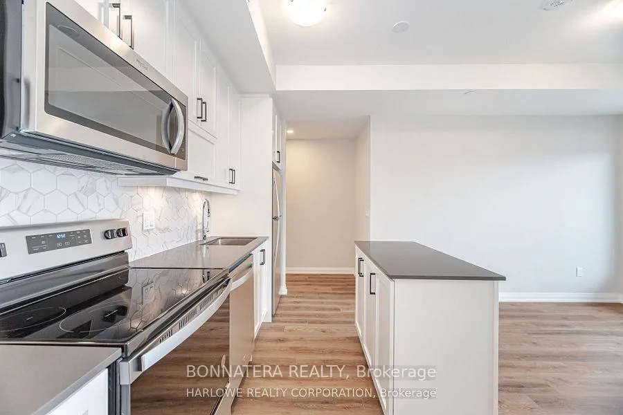 Photo 7 of Unit 907, 3006 William Cutmore Boulevard, Oakville, Joshua Meadows — HOMEH