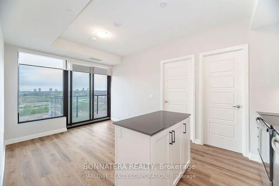 Photo 11 of Unit 907, 3006 William Cutmore Boulevard, Oakville, Joshua Meadows — HOMEH