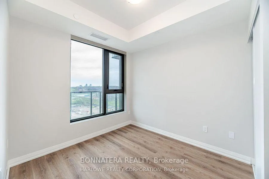 Photo 18 of Unit 907, 3006 William Cutmore Boulevard, Oakville, Joshua Meadows — HOMEH
