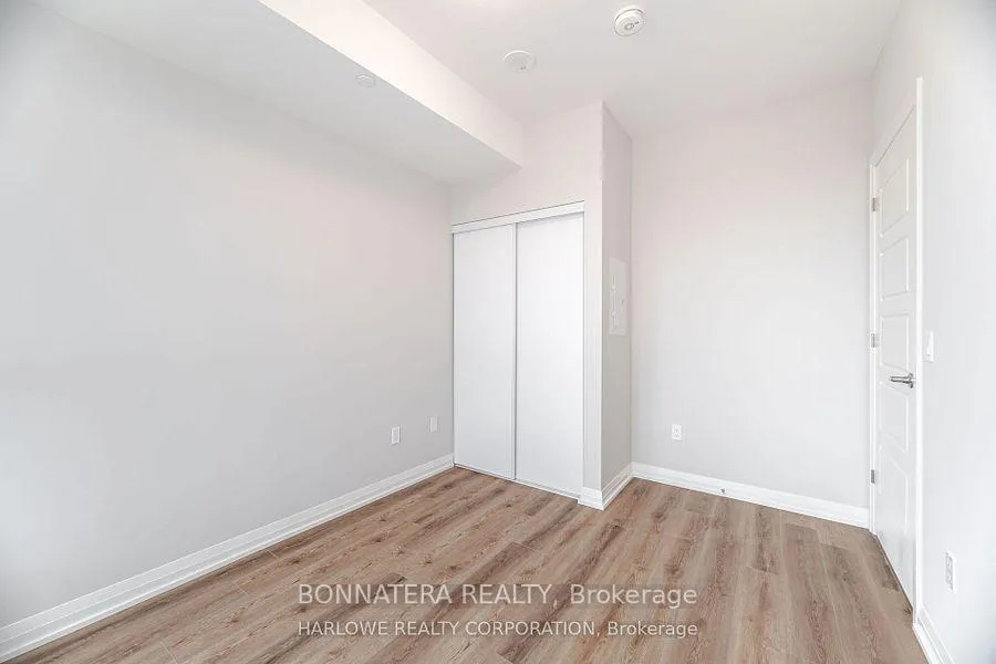 Photo 21 of Unit 907, 3006 William Cutmore Boulevard, Oakville, Joshua Meadows — HOMEH