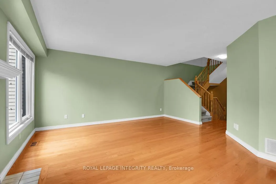 Photo 6 of 6176 Oak Meadows Drive, Ottawa, Chapel Hill — HOMEH