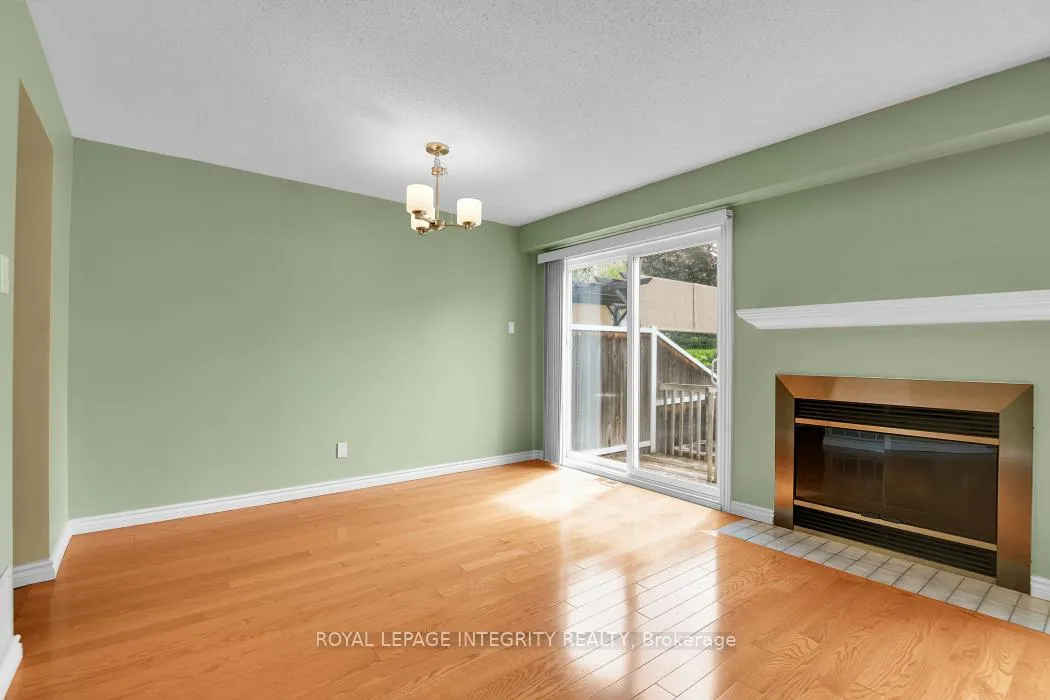 Photo 8 of 6176 Oak Meadows Drive, Ottawa, Chapel Hill — HOMEH