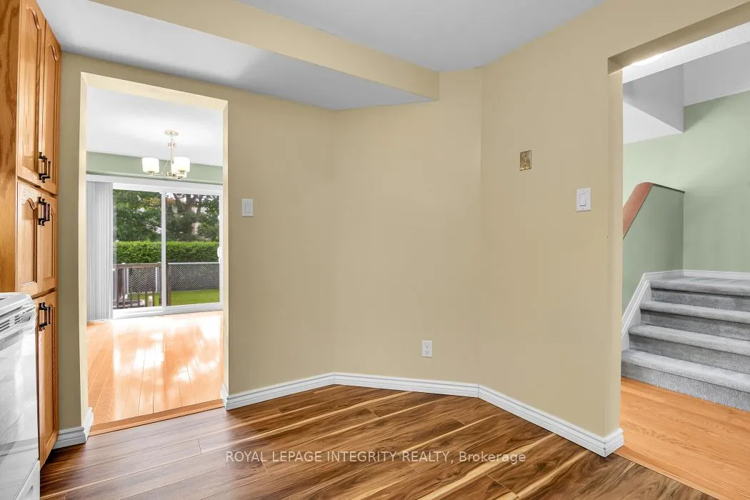 Photo 13 of 6176 Oak Meadows Drive, Ottawa, Chapel Hill — HOMEH