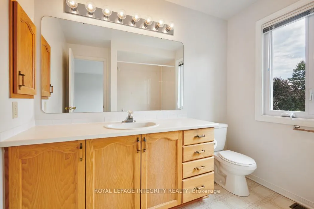 Photo 18 of 6176 Oak Meadows Drive, Ottawa, Chapel Hill — HOMEH