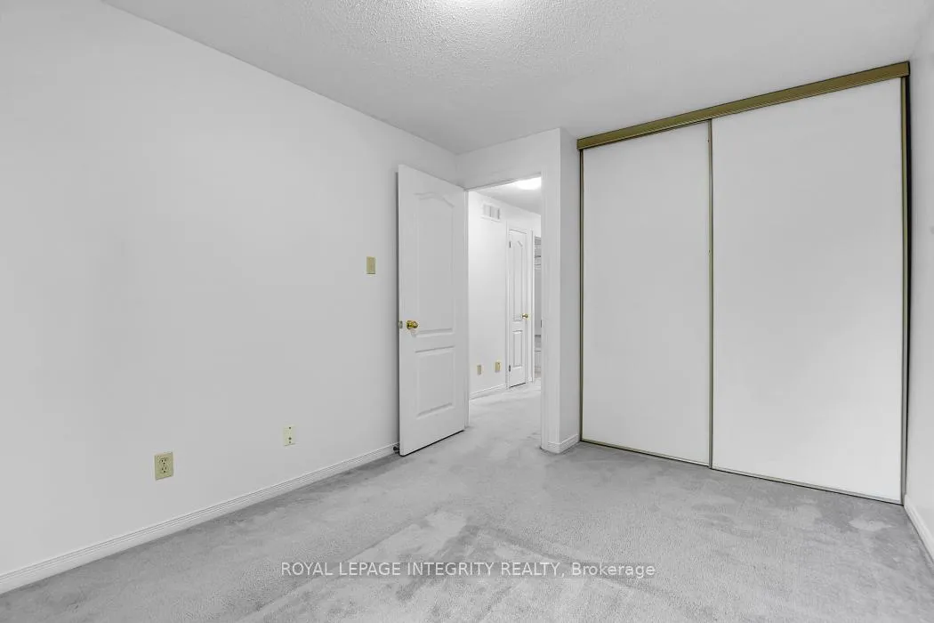 Photo 23 of 6176 Oak Meadows Drive, Ottawa, Chapel Hill — HOMEH