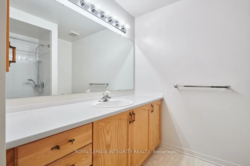 Photo 24 of 6176 Oak Meadows Drive, Ottawa, Chapel Hill — HOMEH
