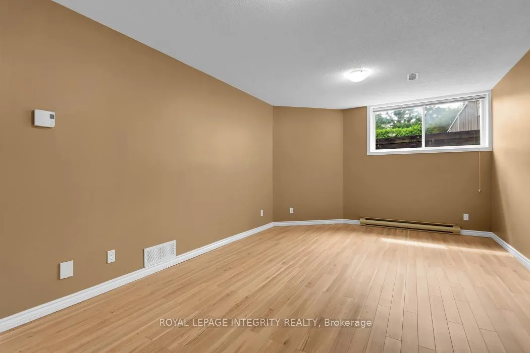 Photo 26 of 6176 Oak Meadows Drive, Ottawa, Chapel Hill — HOMEH