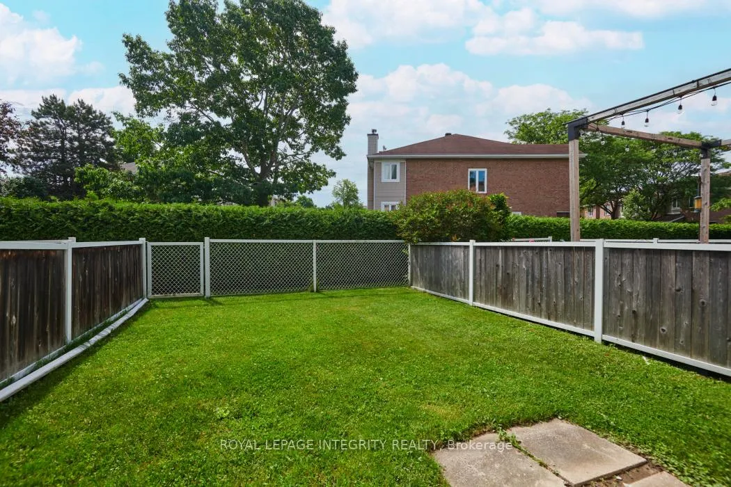 Photo 30 of 6176 Oak Meadows Drive, Ottawa, Chapel Hill — HOMEH