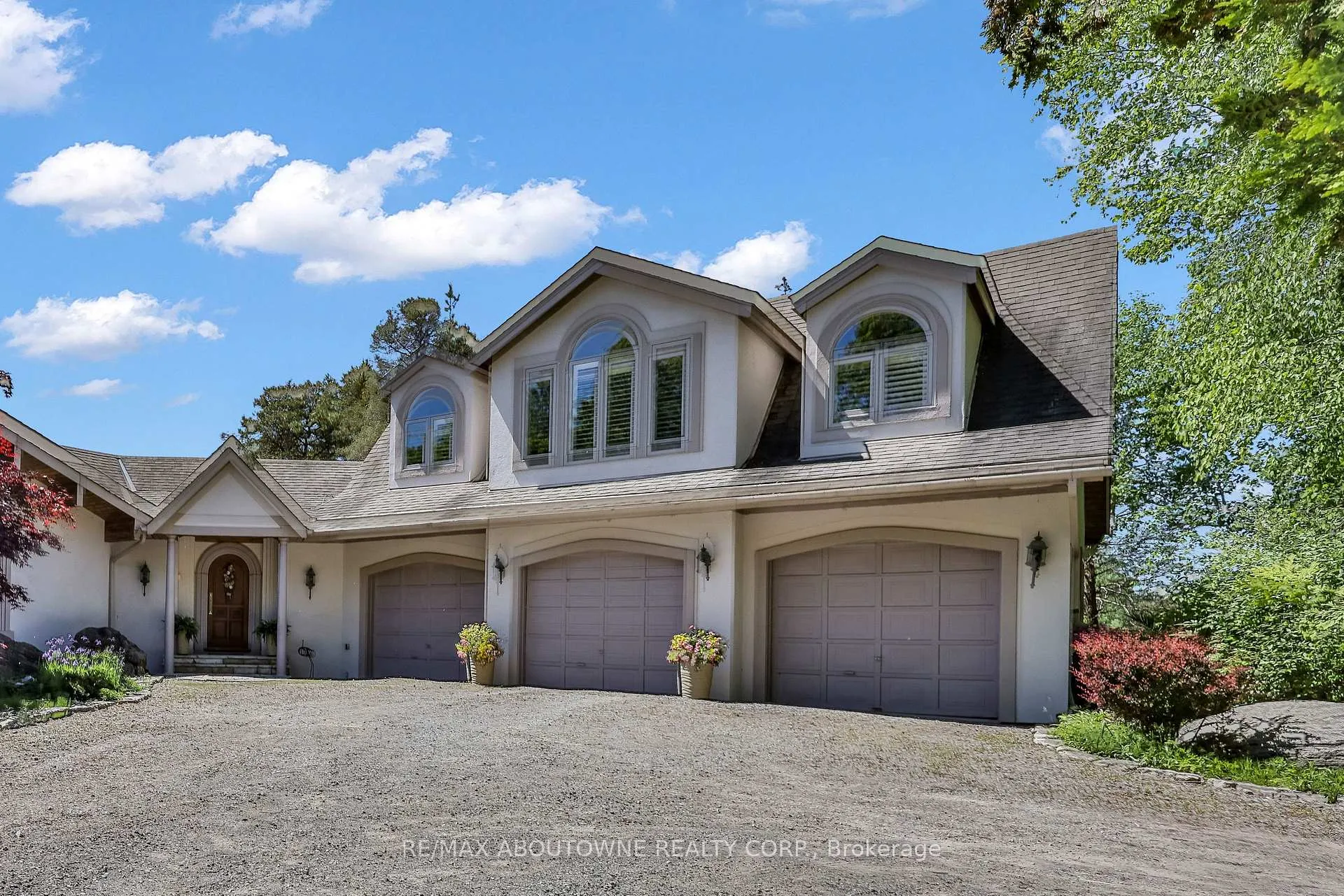 Photo 8 of 2360 8 Side Road, Burlington, Rural Burlington — HOMEH