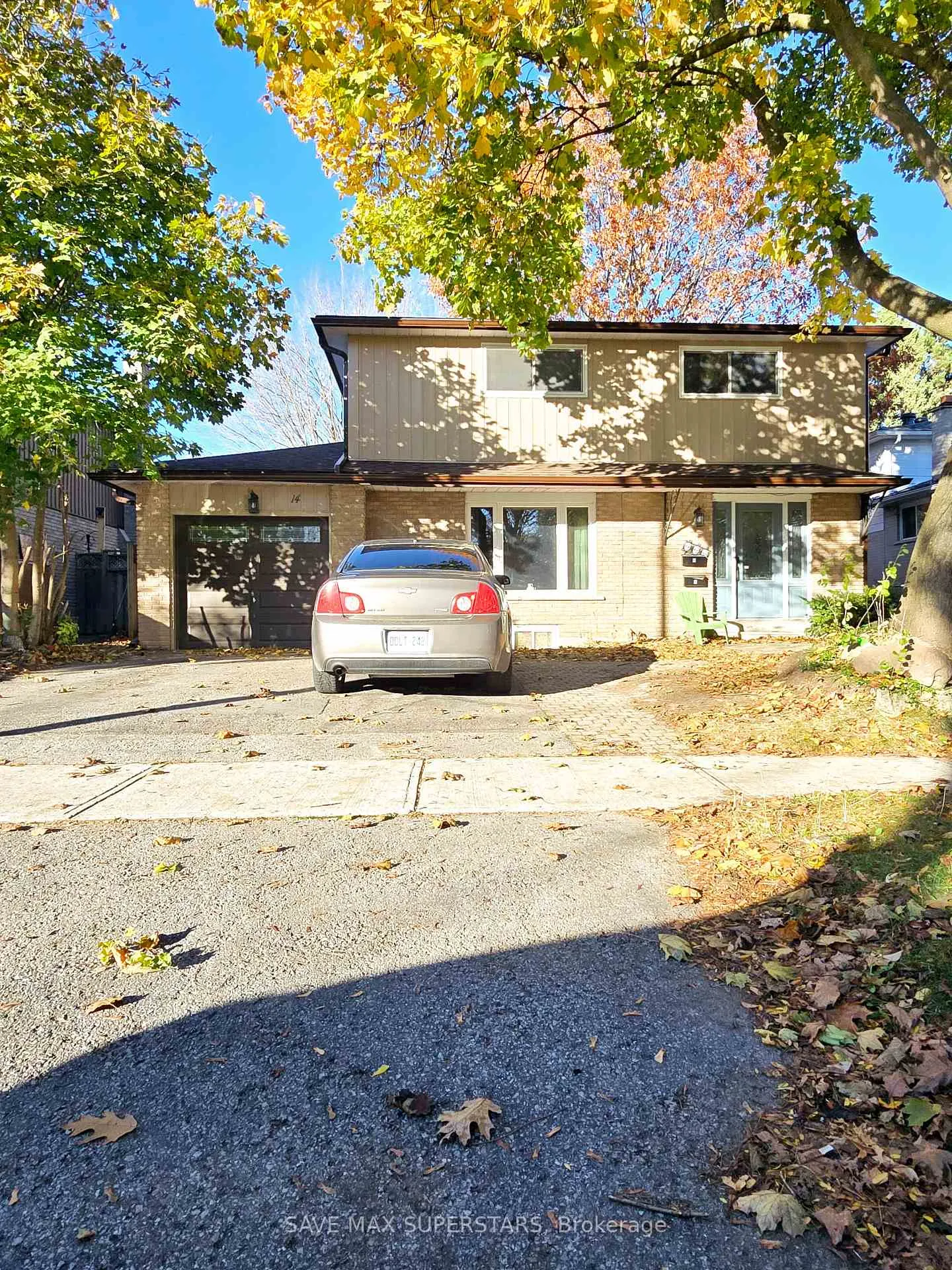 Front of 14 College Crescent