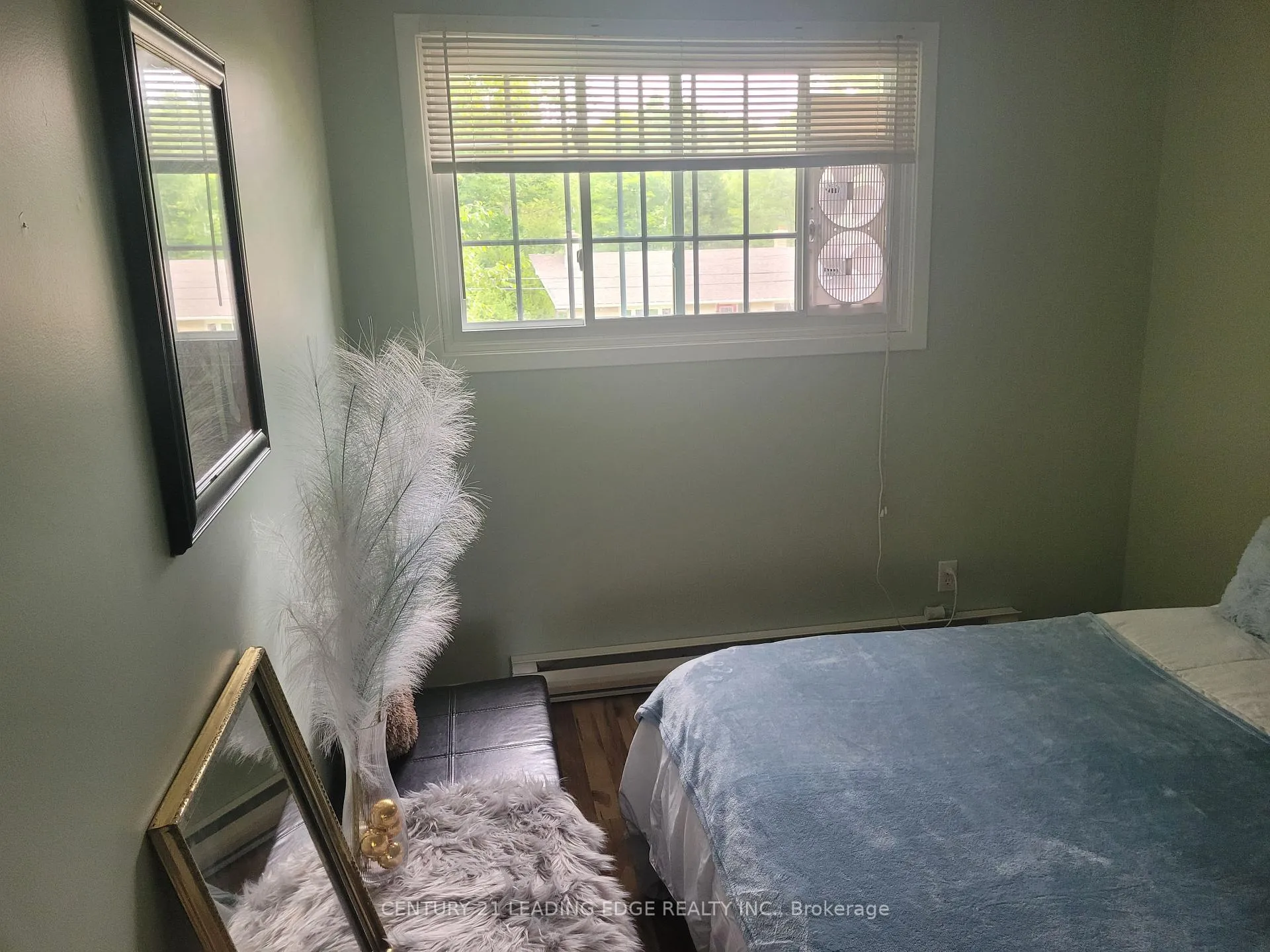 Photo 21 of 19 Forest Hill Road, Bancroft, Bancroft Ward — HOMEH