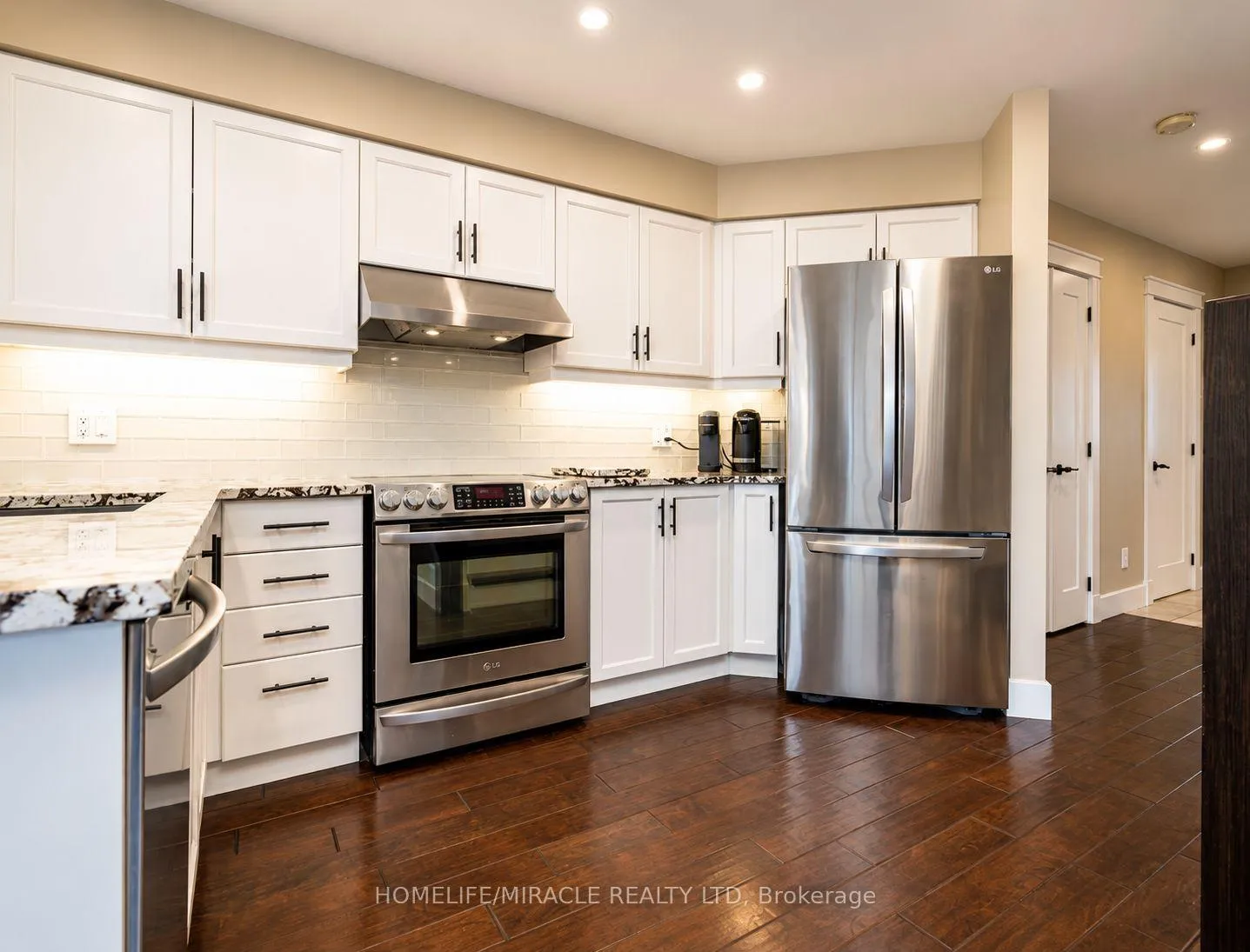 Photo 8 of 11 Reistview Street, Kitchener, Larentian West — HOMEH