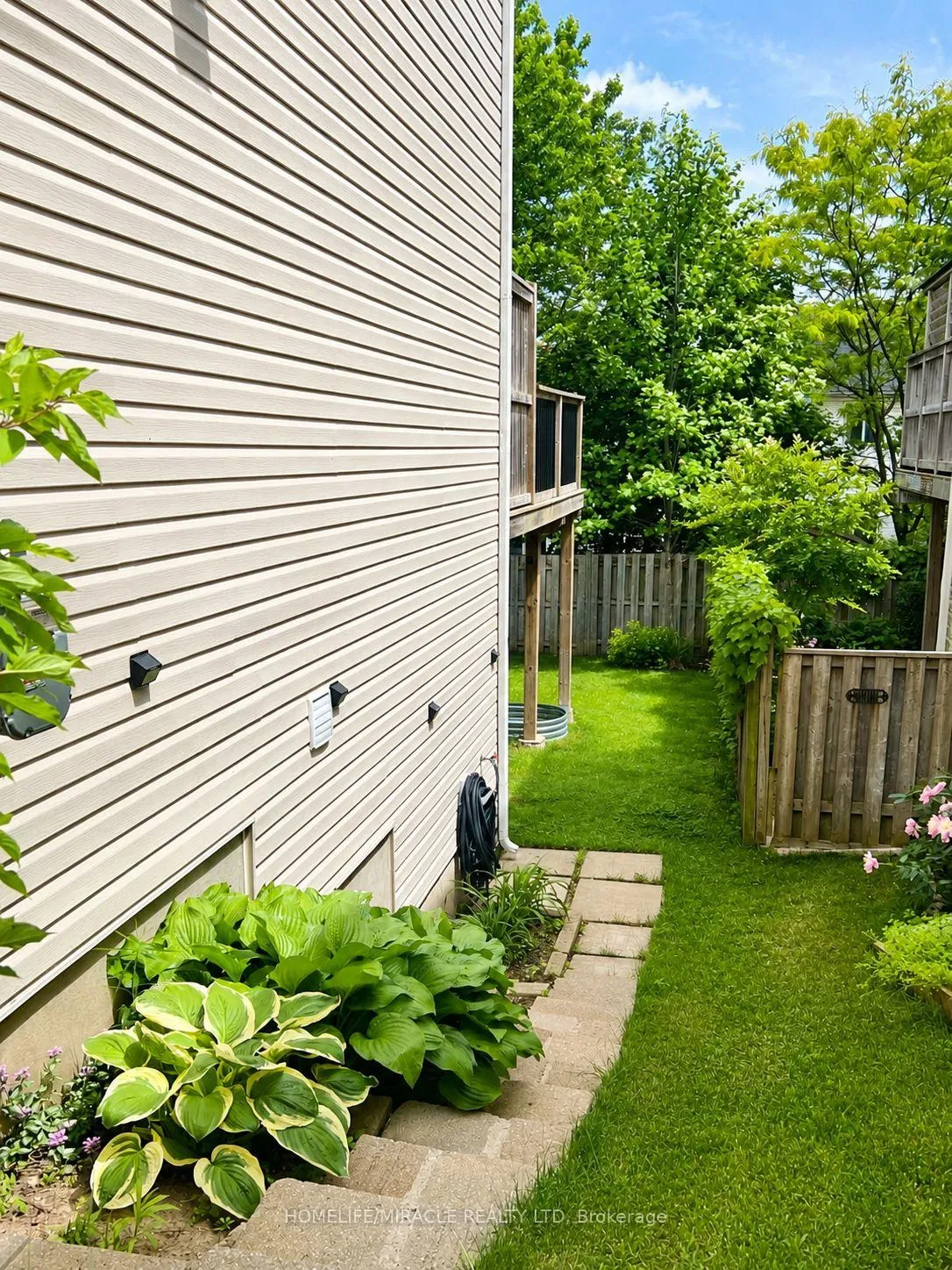 Photo 30 of 11 Reistview Street, Kitchener, Larentian West — HOMEH