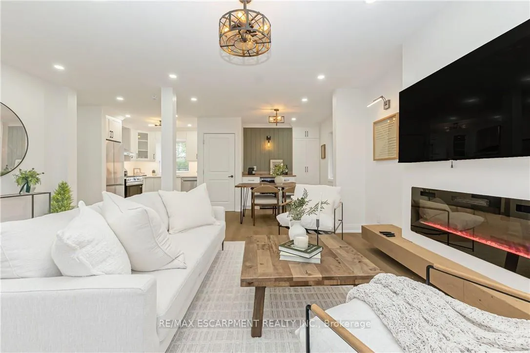 Photo 5 of 487 East 37th Street, Hamilton, Macassa — HOMEH