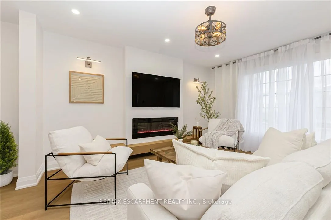 Photo 7 of 487 East 37th Street, Hamilton, Macassa — HOMEH