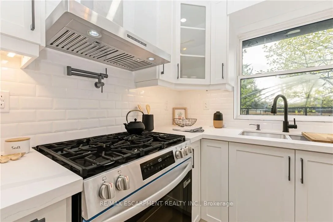 Photo 12 of 487 East 37th Street, Hamilton, Macassa — HOMEH