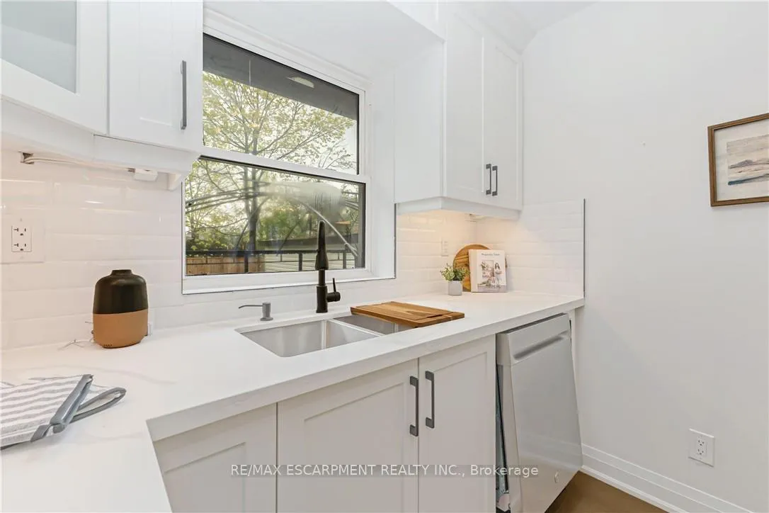 Photo 14 of 487 East 37th Street, Hamilton, Macassa — HOMEH