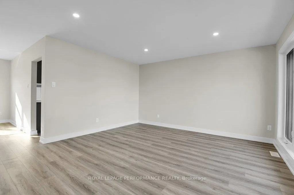 Photo 6 of 624 Clarke Avenue, Ottawa, Castle Heights/Rideau High — HOMEH