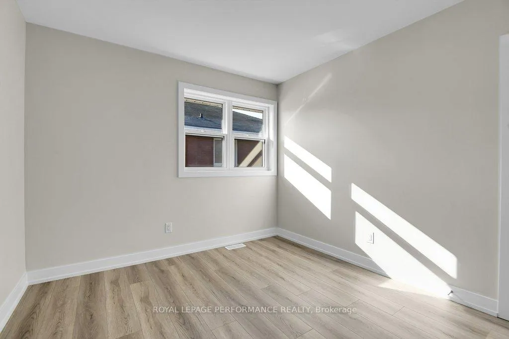 Photo 14 of 624 Clarke Avenue, Ottawa, Castle Heights/Rideau High — HOMEH