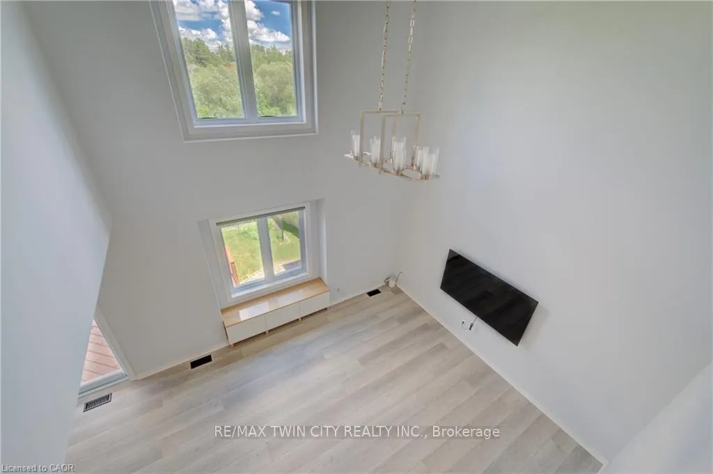 Photo 9 of 63 Pine Valley Drive, Kitchener — HOMEH