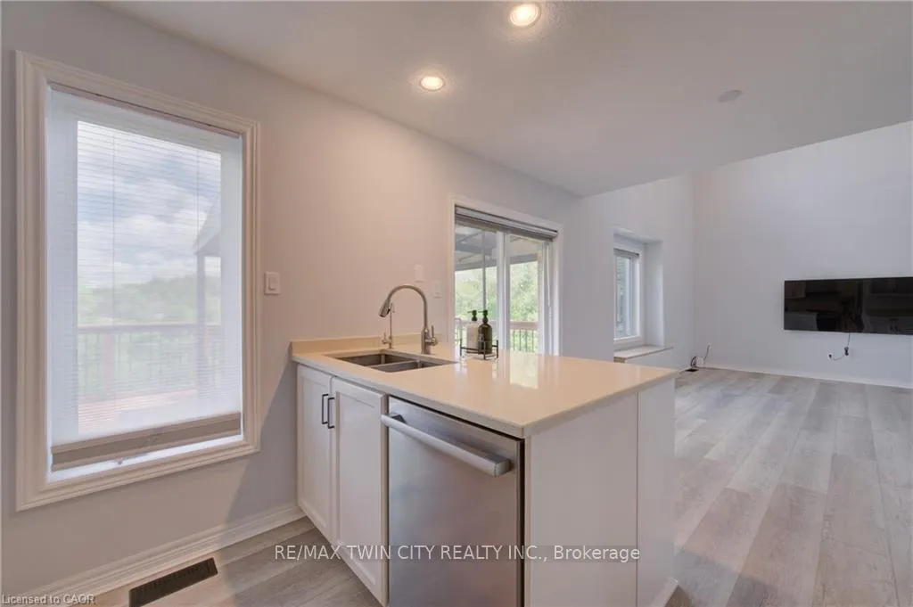 Photo 16 of 63 Pine Valley Drive, Kitchener — HOMEH