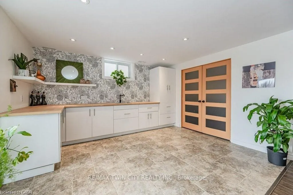 Photo 35 of 63 Pine Valley Drive, Kitchener — HOMEH