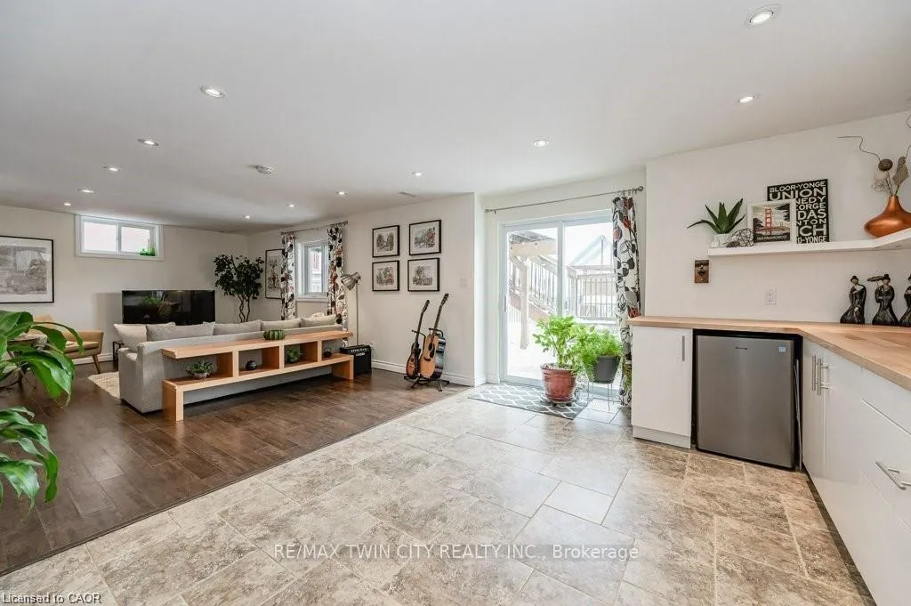 Photo 36 of 63 Pine Valley Drive, Kitchener — HOMEH