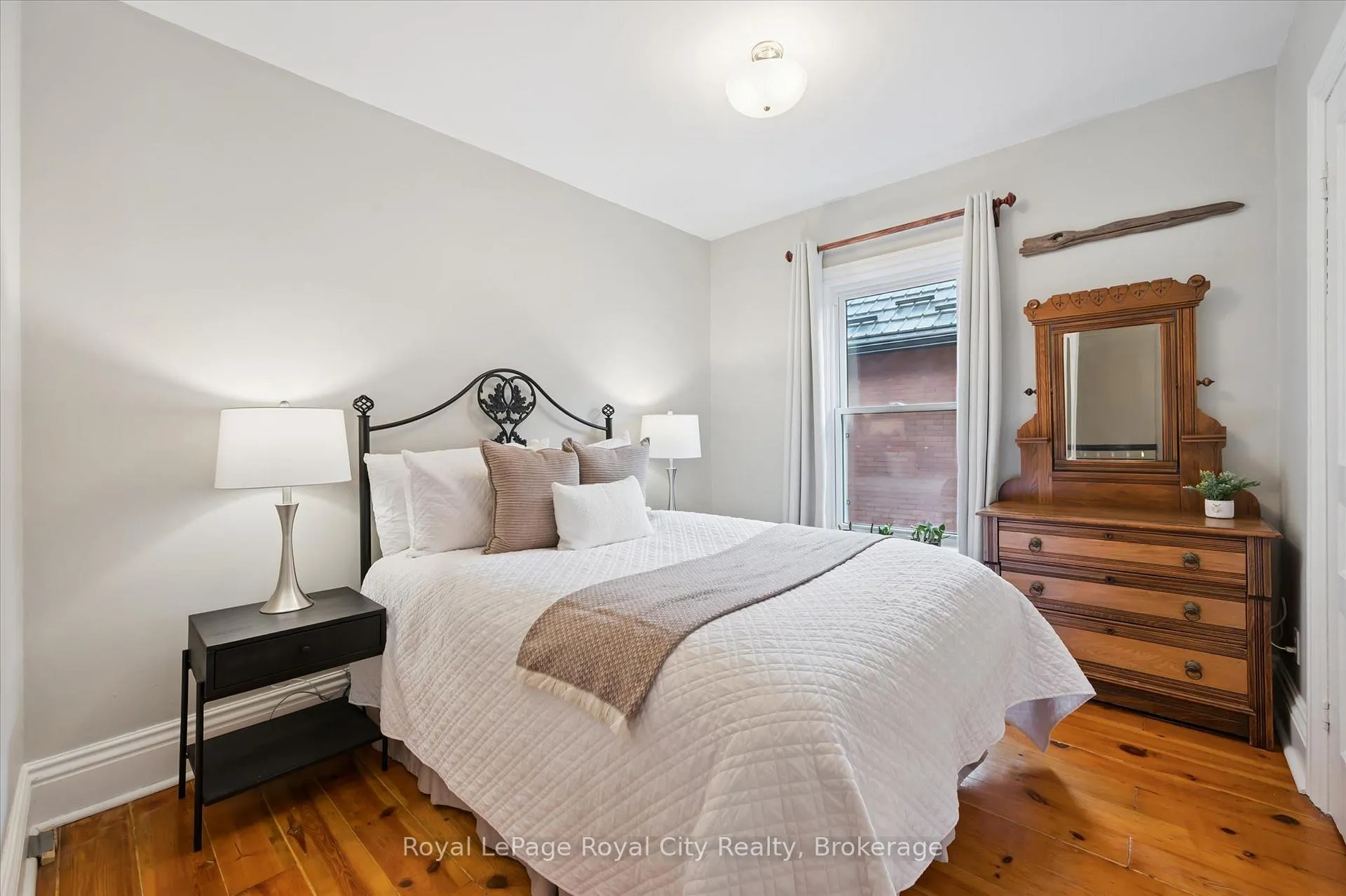 Photo 20 of 265 Waterloo Avenue, Guelph, Junction/Onward Willow — HOMEH