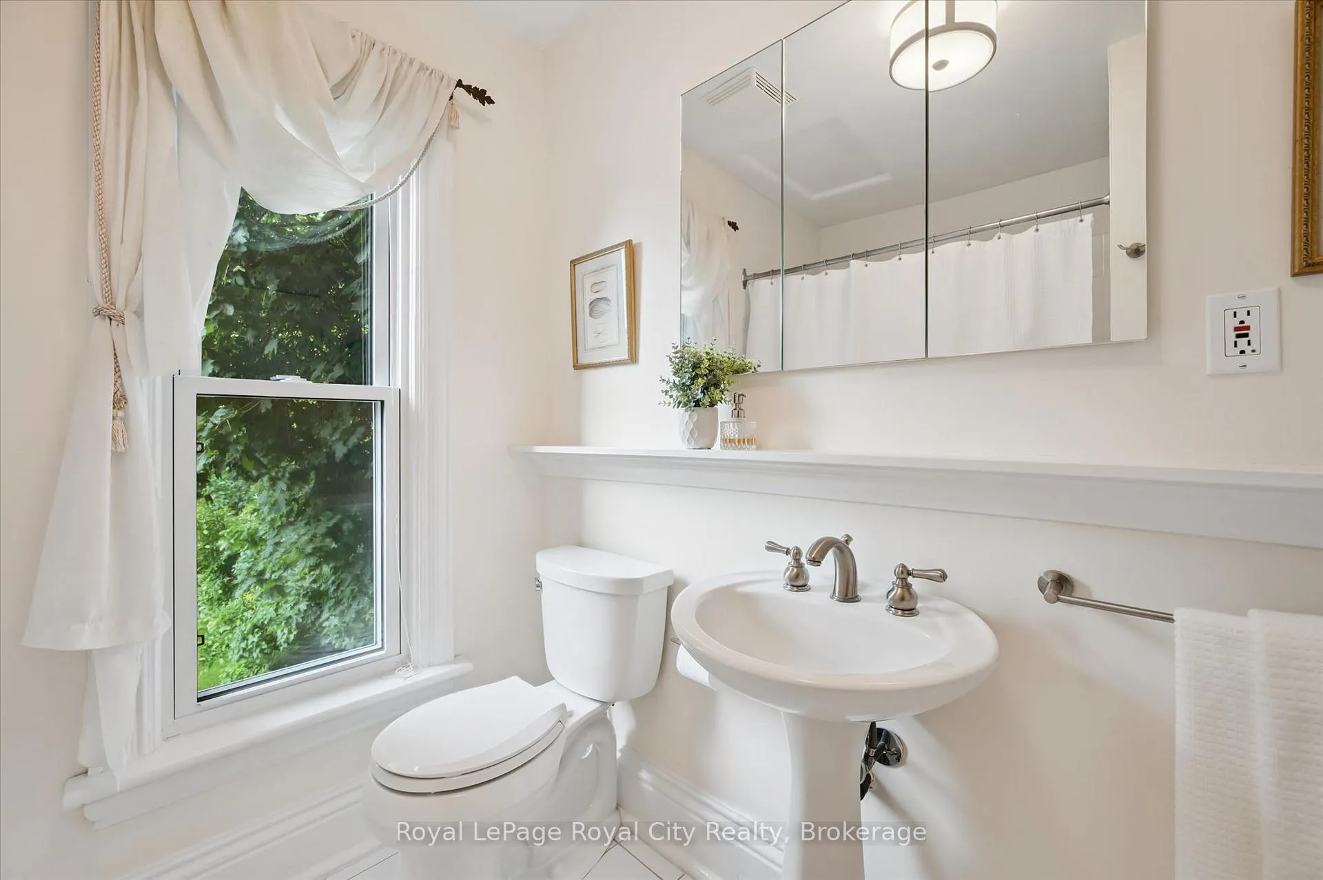 Photo 25 of 265 Waterloo Avenue, Guelph, Junction/Onward Willow — HOMEH