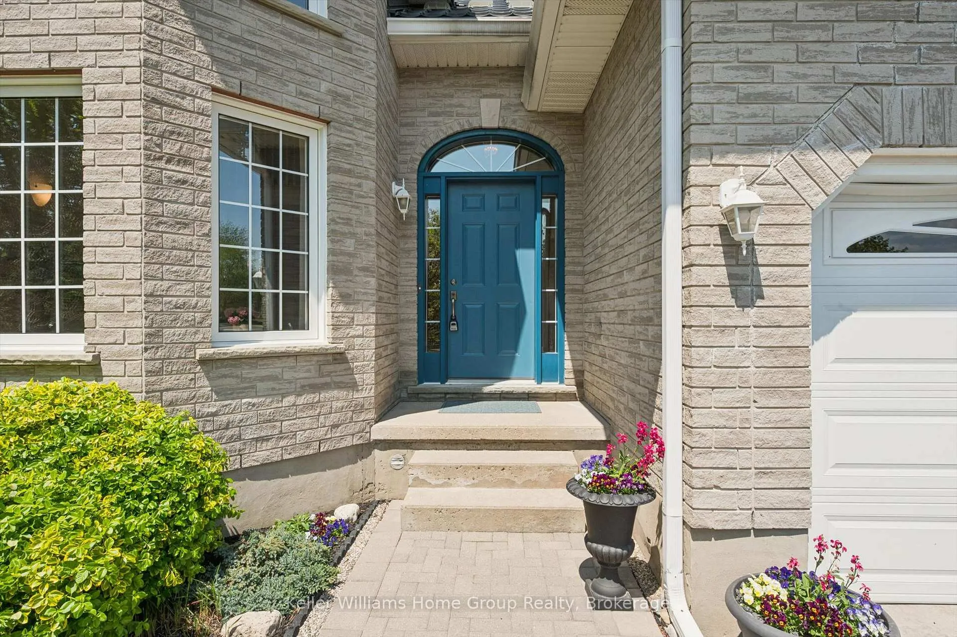 Photo 2 of 41 Ptarmigan Drive, Guelph, Kortright Hills — HOMEH