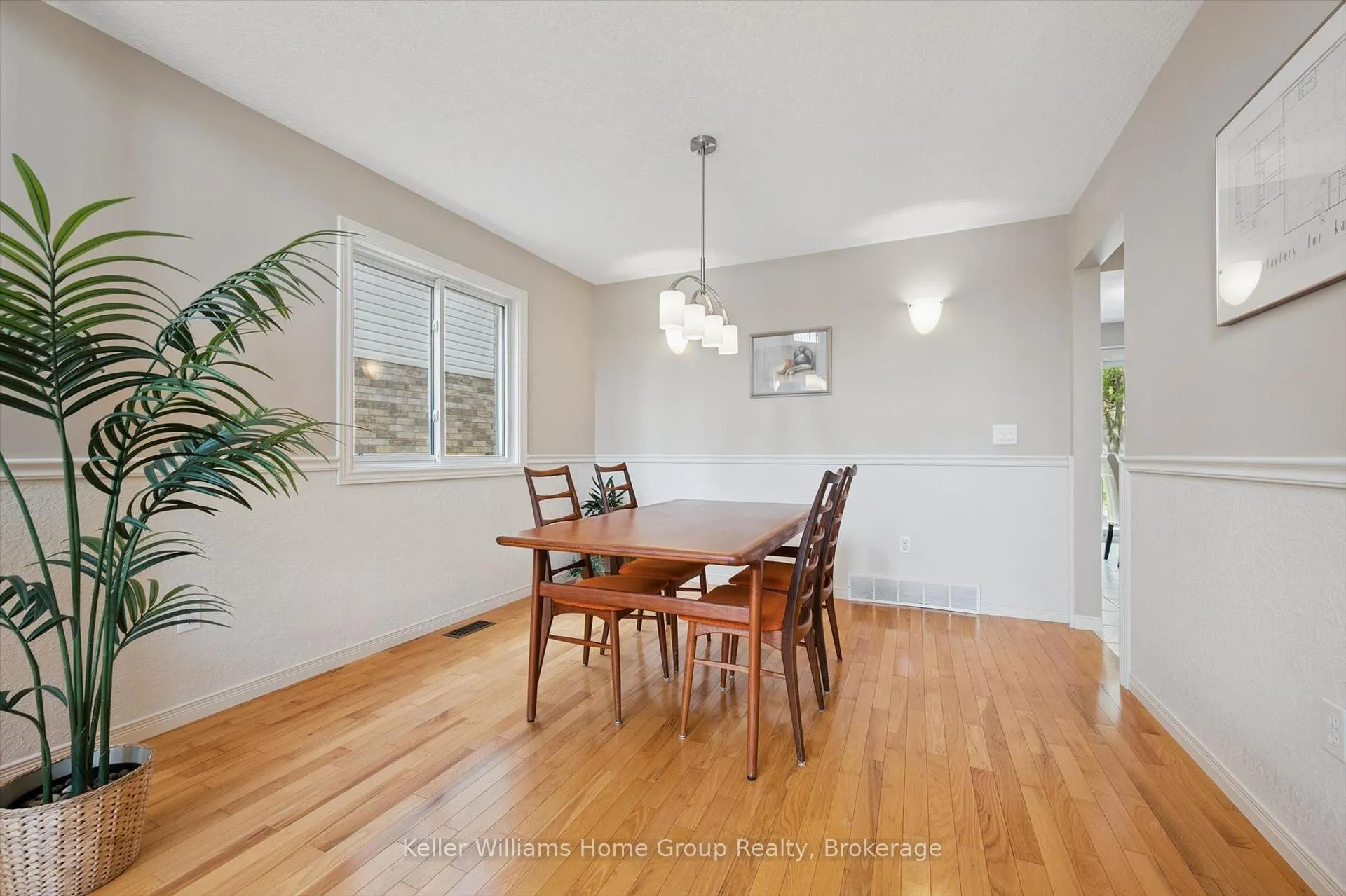 Photo 10 of 41 Ptarmigan Drive, Guelph, Kortright Hills — HOMEH