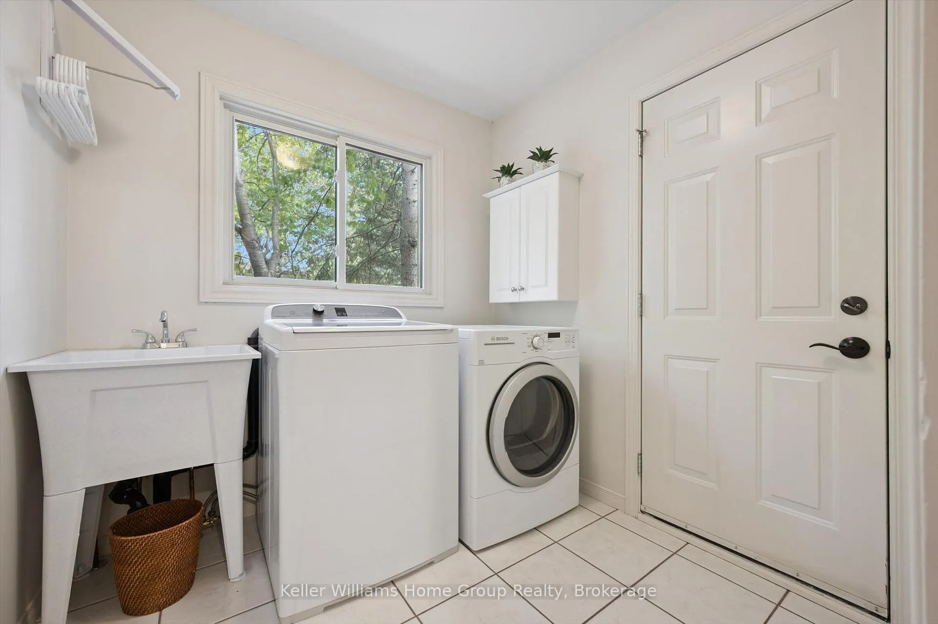 Photo 22 of 41 Ptarmigan Drive, Guelph, Kortright Hills — HOMEH