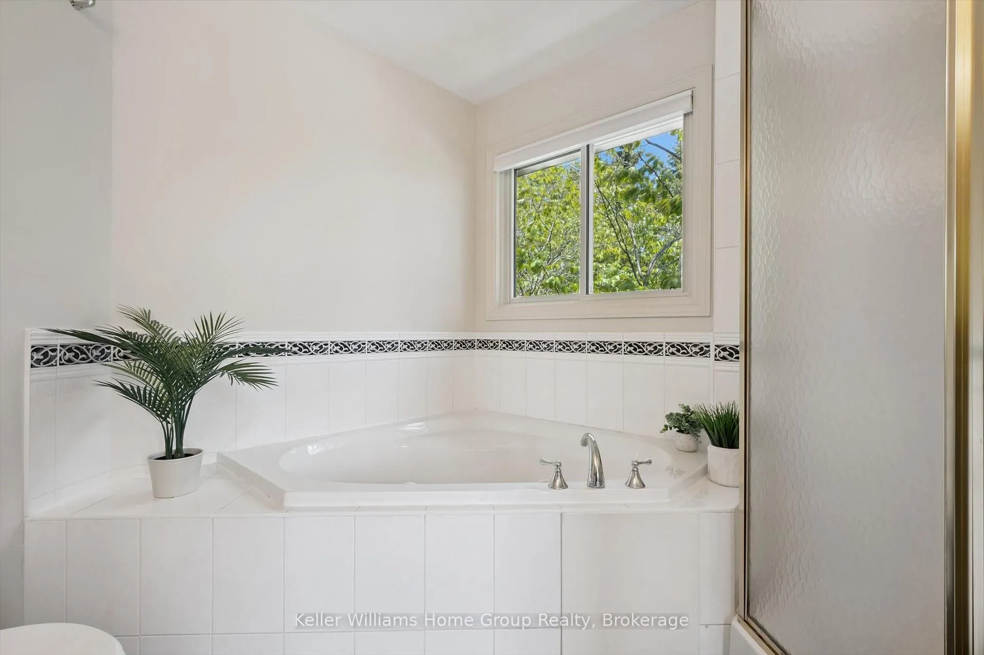 Photo 24 of 41 Ptarmigan Drive, Guelph, Kortright Hills — HOMEH