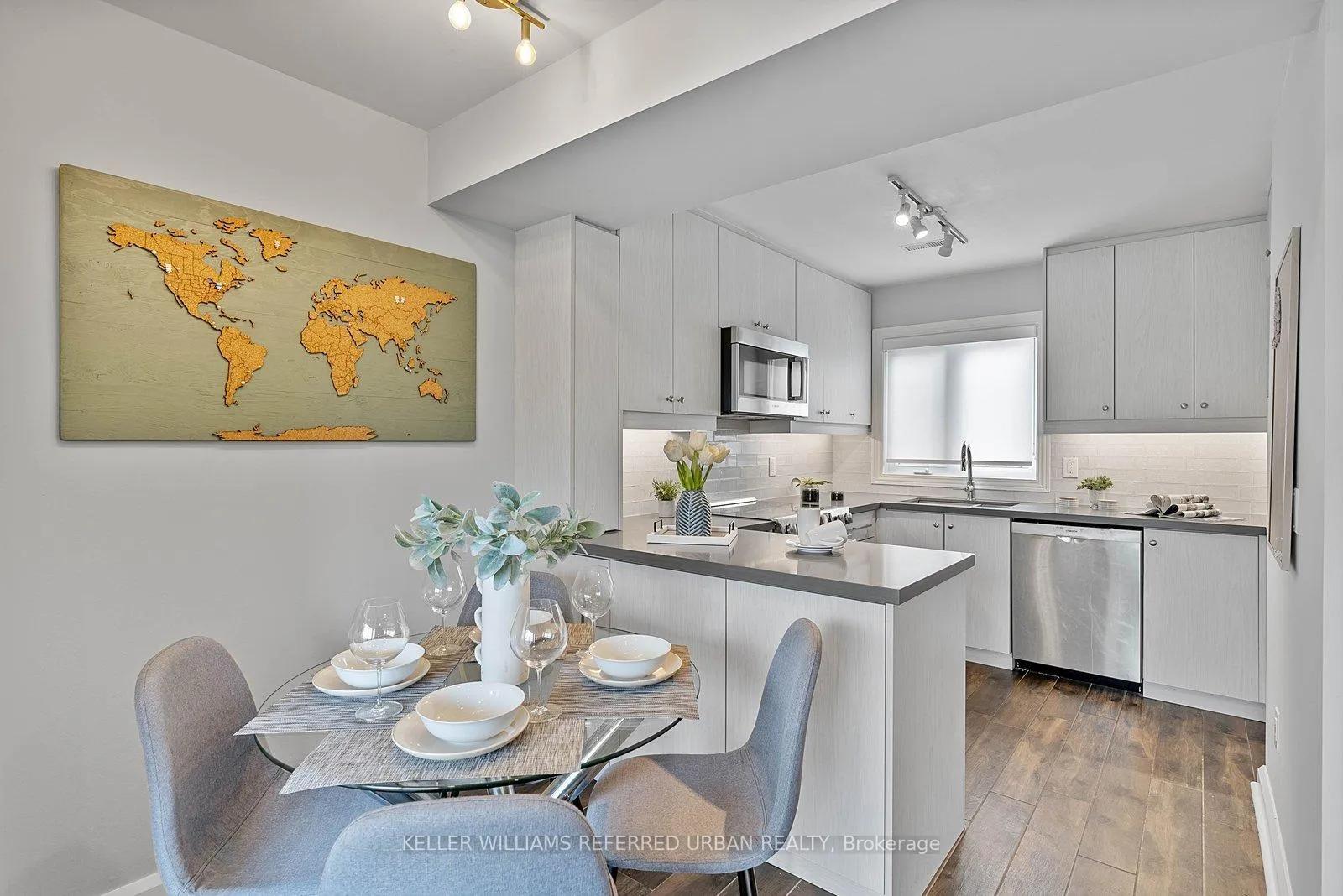 Photo 12 of Unit 4, 2 Withrow Avenue, Toronto, North Riverdale — HOMEH