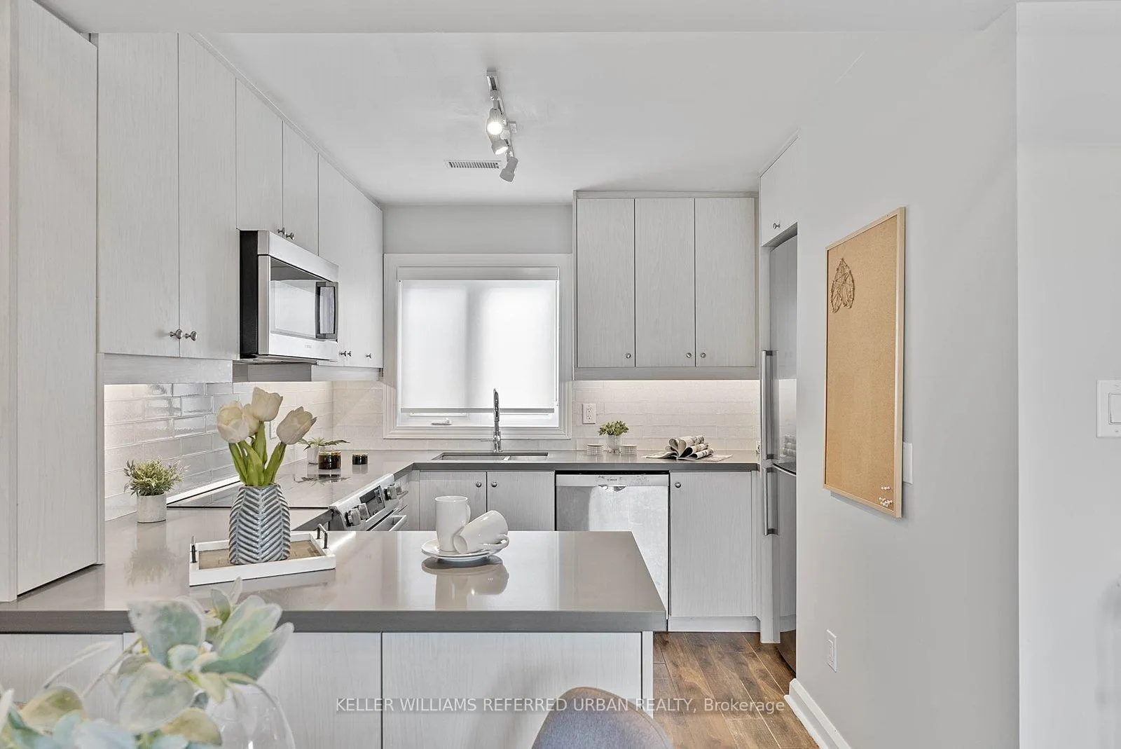 Photo 13 of Unit 4, 2 Withrow Avenue, Toronto, North Riverdale — HOMEH