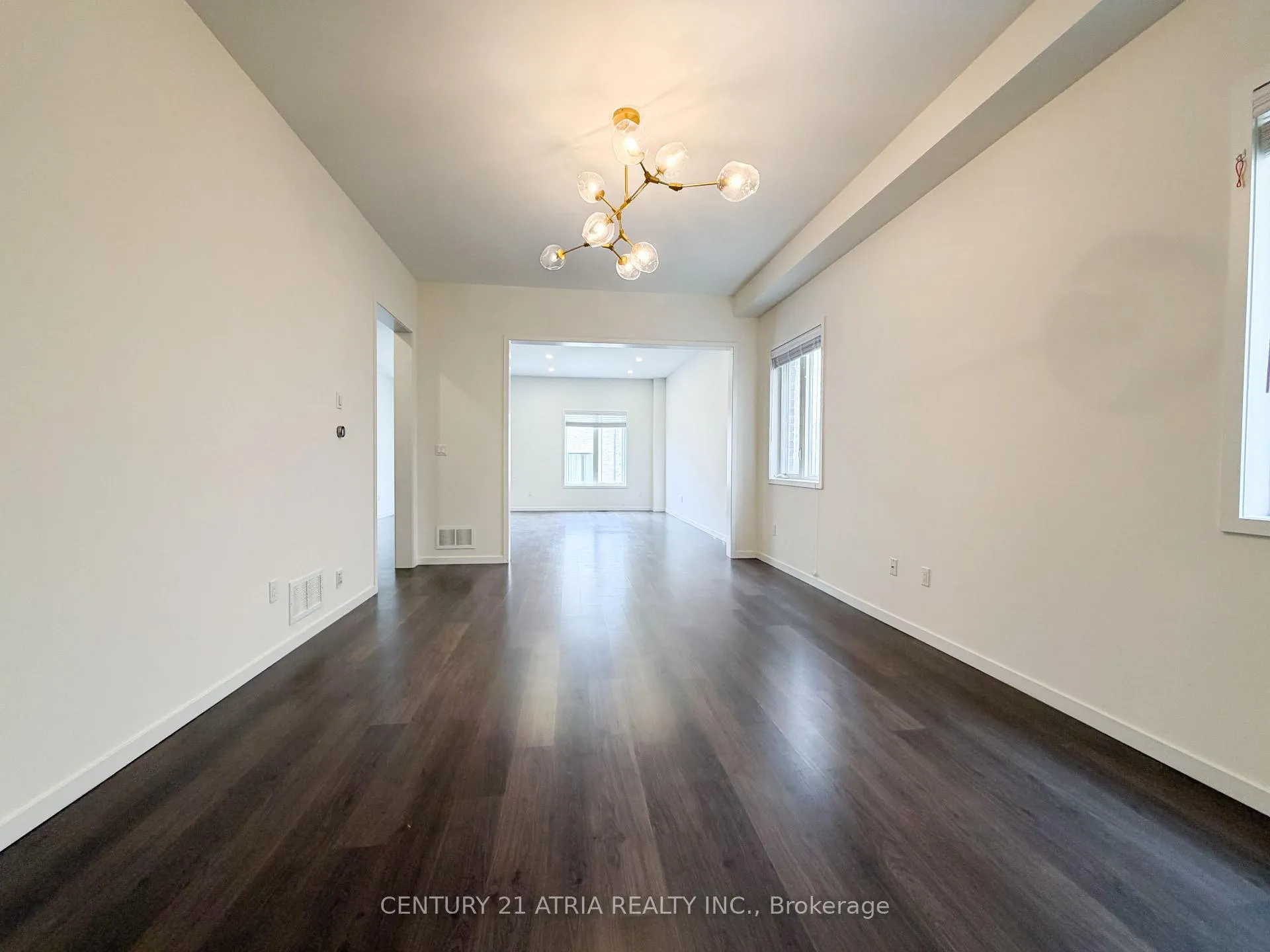 Photo 4 of 405 Elyse Court, Aurora, Bayview Northeast — HOMEH