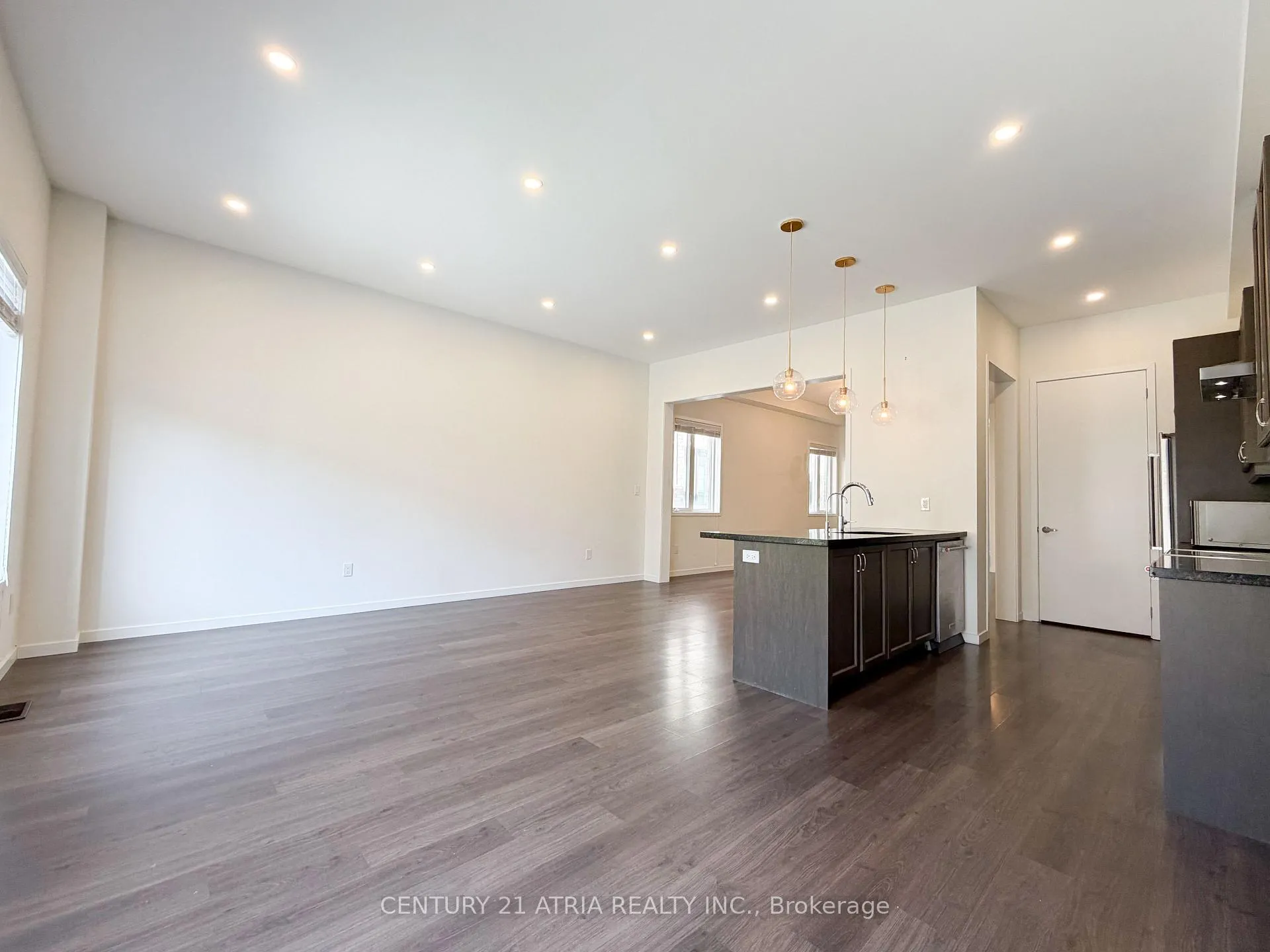 Photo 7 of 405 Elyse Court, Aurora, Bayview Northeast — HOMEH
