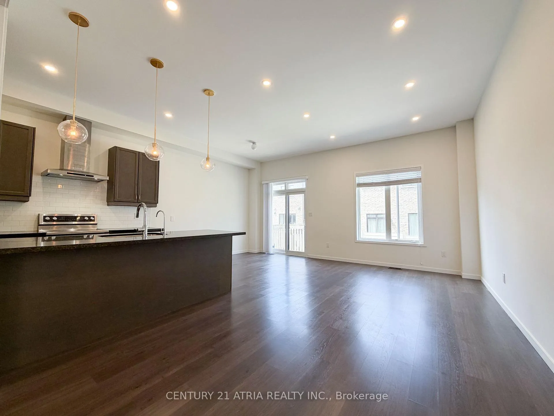 Photo 8 of 405 Elyse Court, Aurora, Bayview Northeast — HOMEH