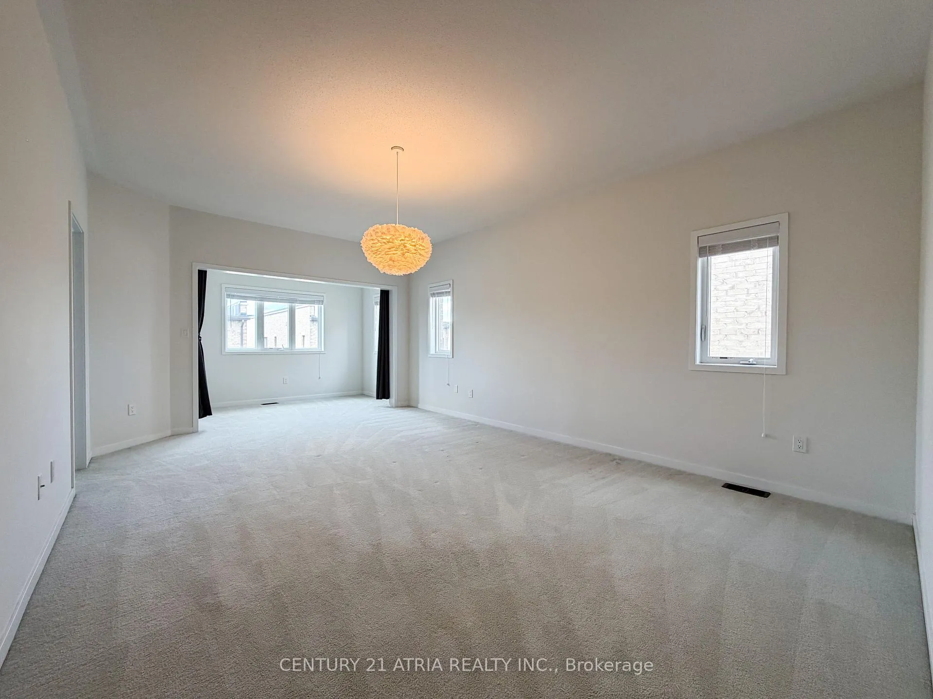 Photo 11 of 405 Elyse Court, Aurora, Bayview Northeast — HOMEH