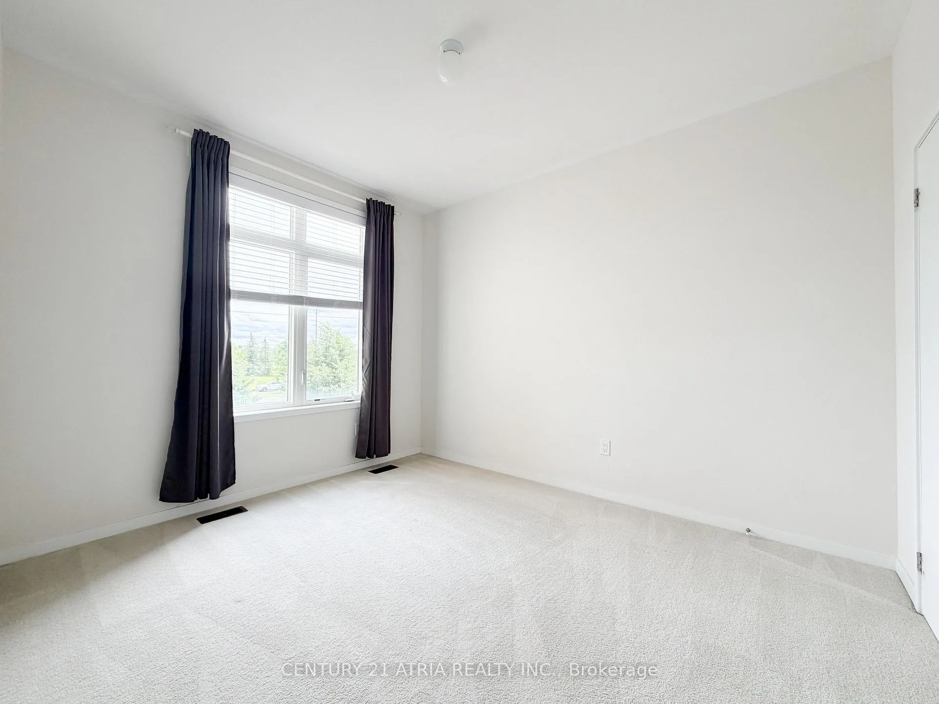 Photo 19 of 405 Elyse Court, Aurora, Bayview Northeast — HOMEH