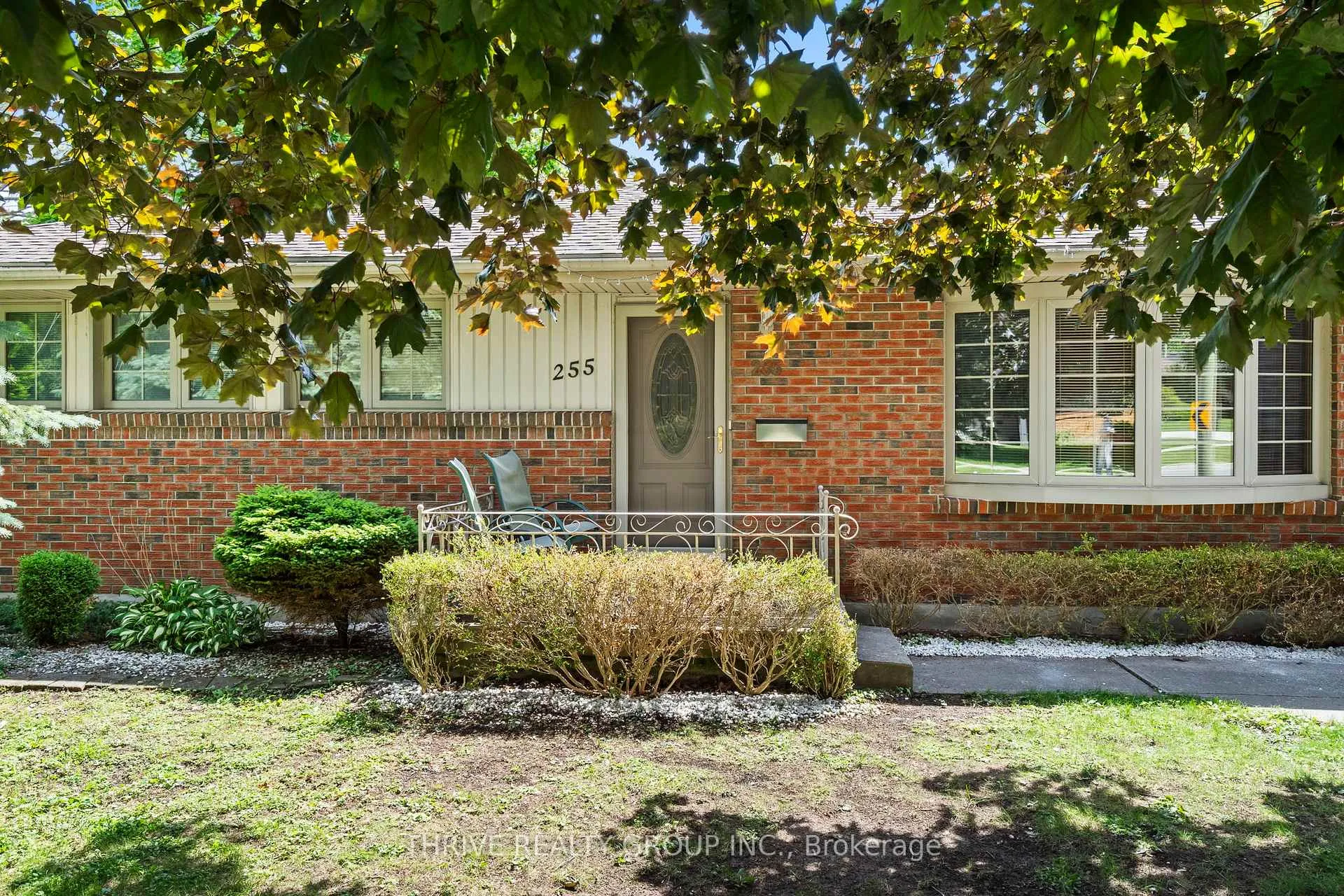 Photo 4 of 255 Ridgewood Crescent, London, South D — HOMEH